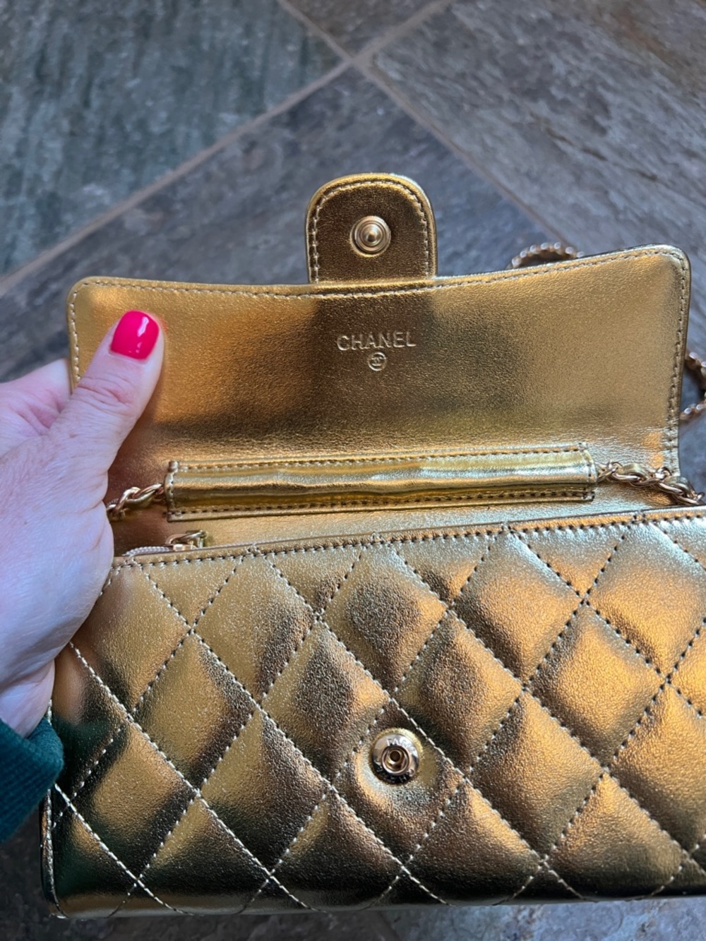 Gold Quilted Chain Crossbody - Picture 6 of 9